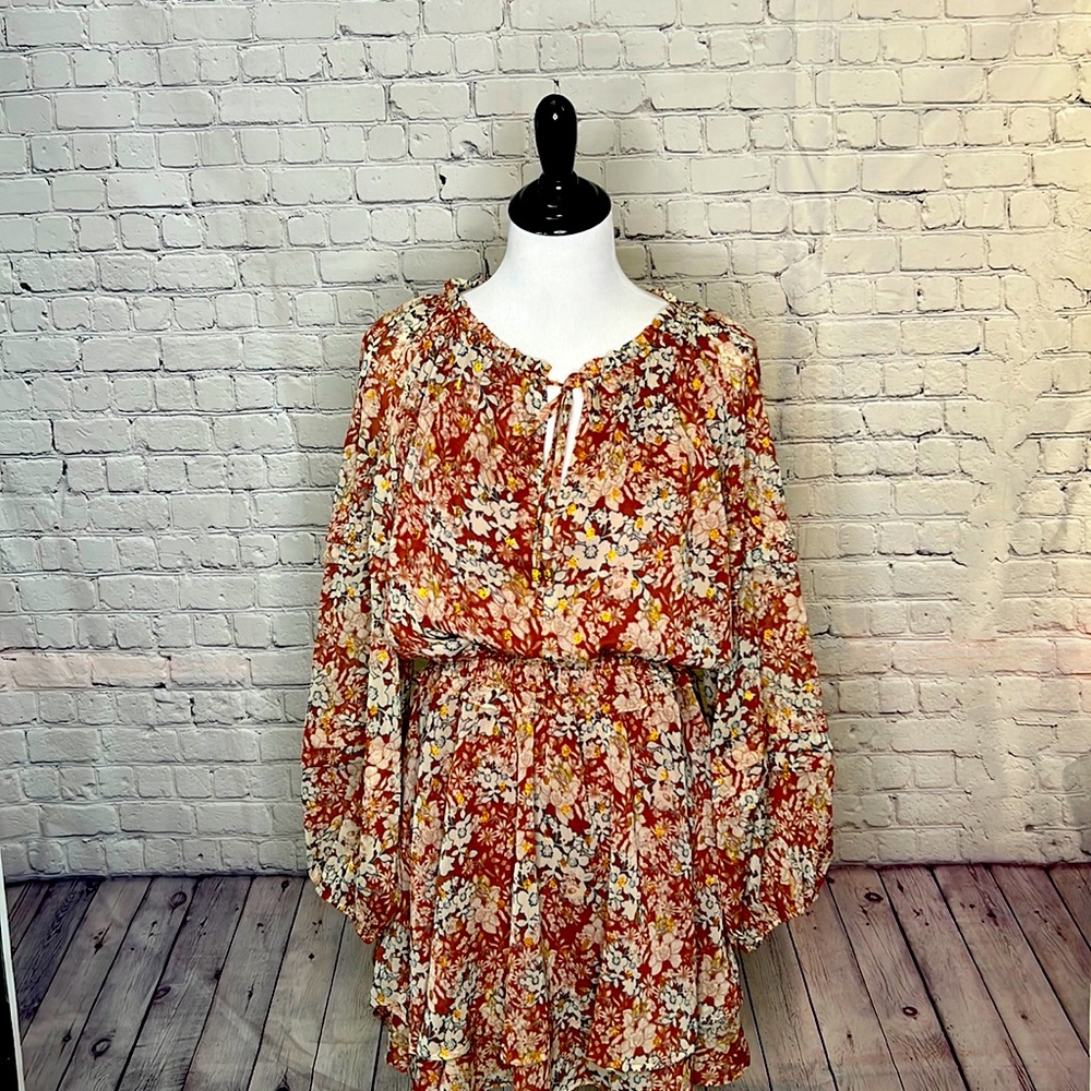 Sz Medium Autumn floral dress with gold accents.